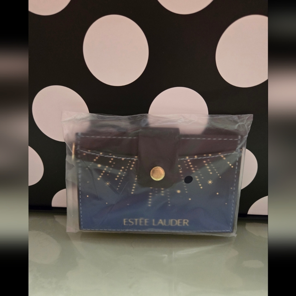 ✨️Estēe Lauder Card Holder✨️